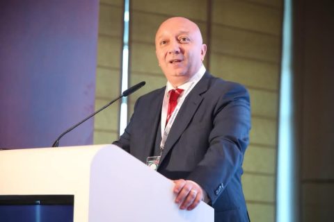 الجزائري زوهير حمدي مديرًا تنفيذيًا للمركز الإقليمي للطاقة المتجددة