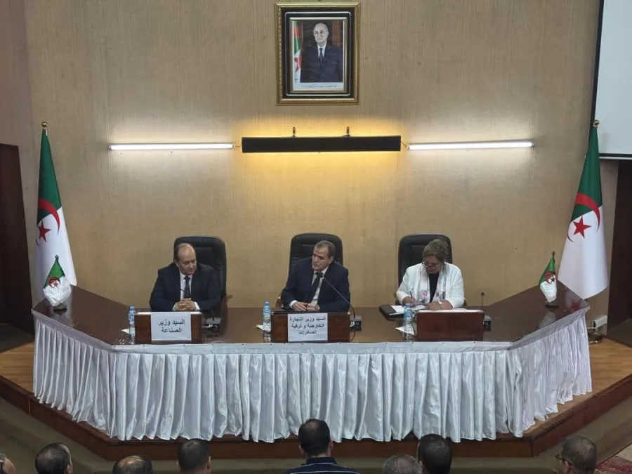 وزير التجارة الخارجية ينصّب لجنة وطنية لتسويق التمور الجزائرية عالميا