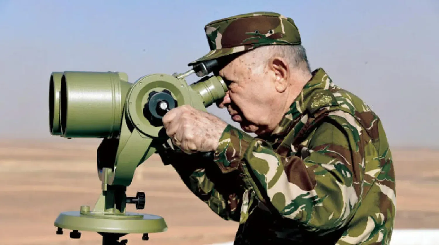 الفريق أول السعيد شنقريحة يتابع عملية إطلاق القمر الصناعي Alsat-3A