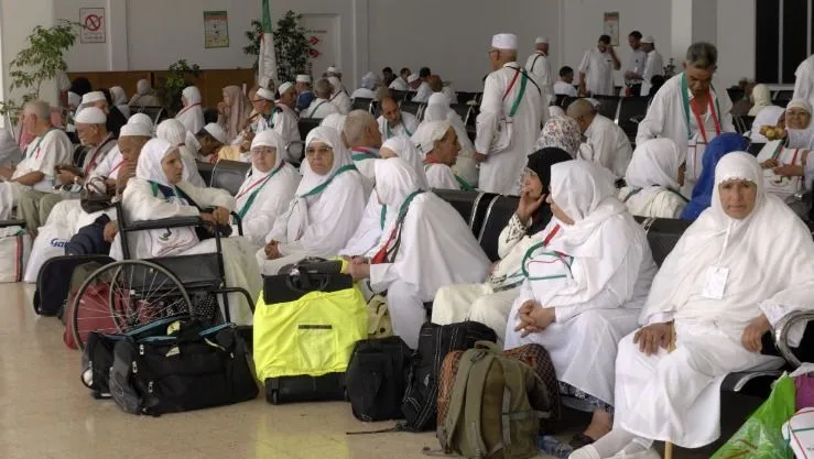ديوان الحج والعمرة يحدد آجال دخول ومغادرة المعتمرين