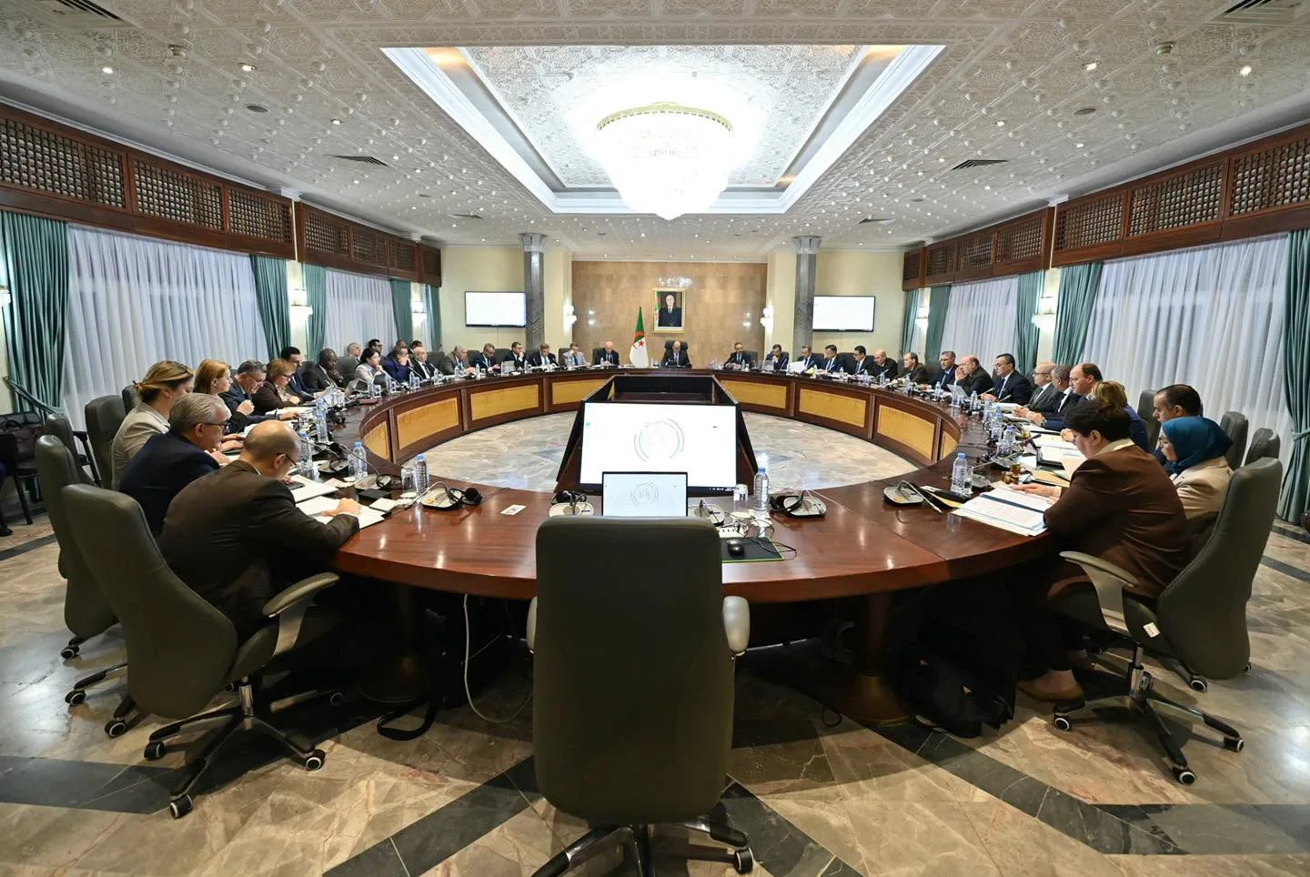 اعتماد آلية لتقييم نسب الإدماج الصناعي وتتابع مشاريع السكك الحديدية