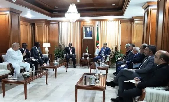 عرقاب يستقبل وفدا عن بنك الاستثمار والتنمية
