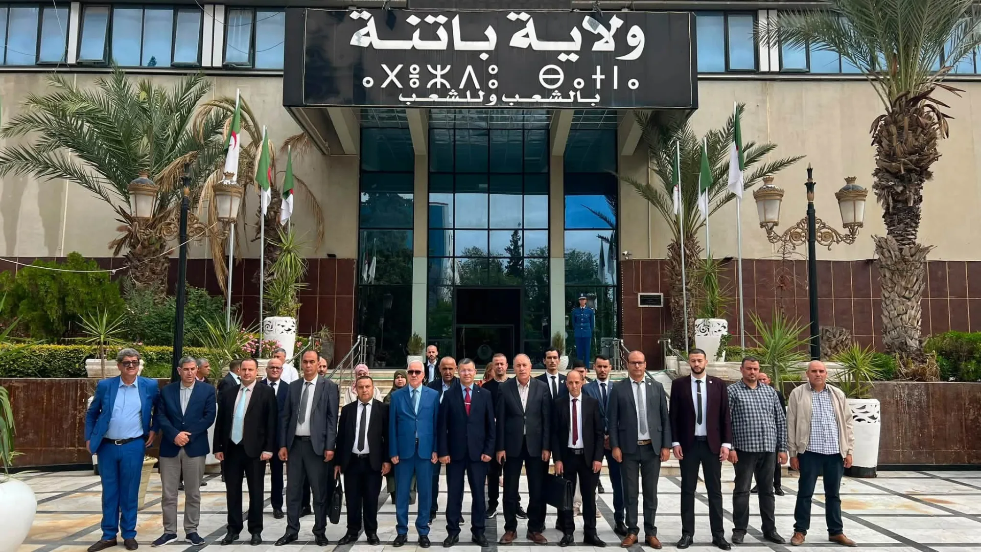 الوكالة الجزائرية لترقية الاستثمار تتابع مشروع المركبات النفعية