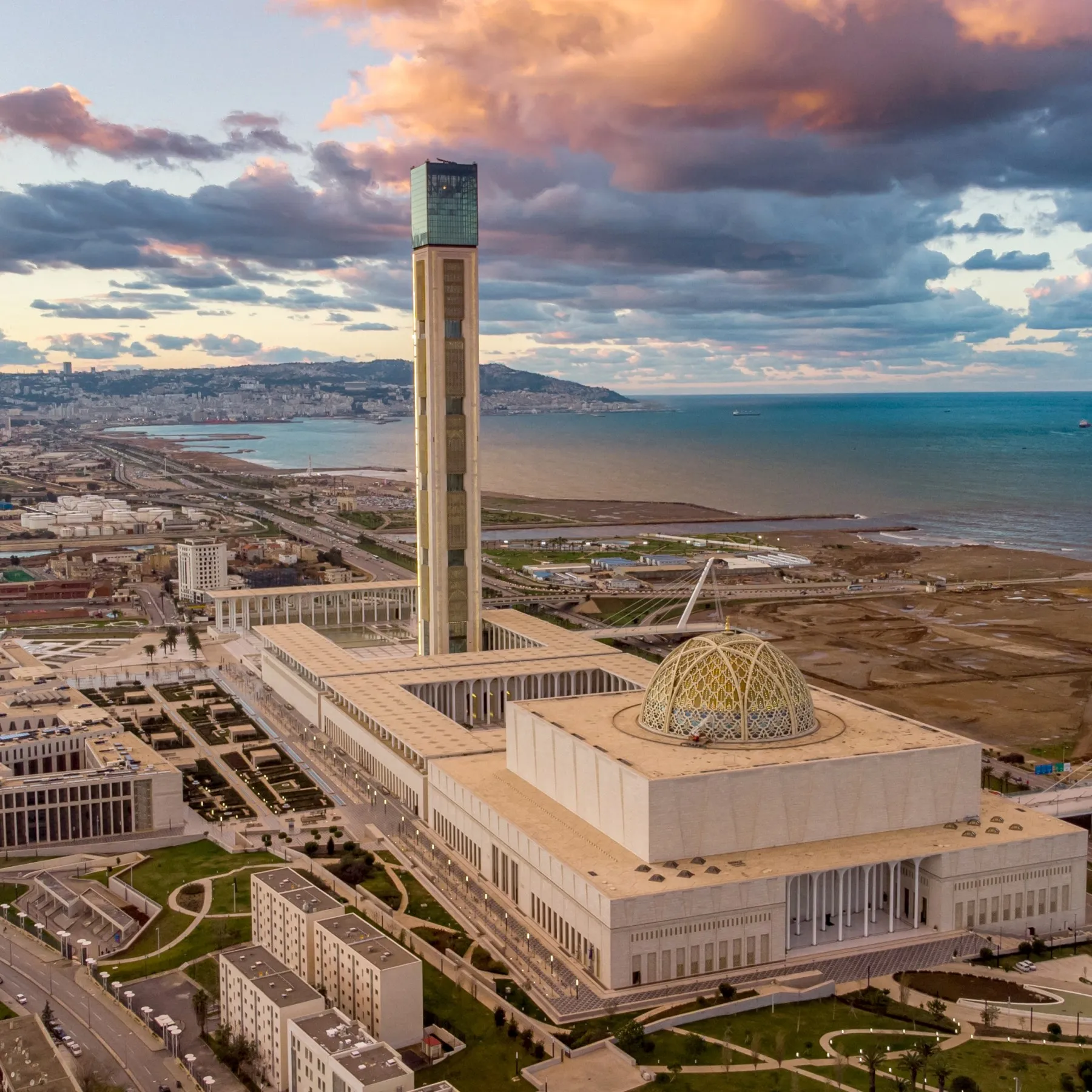 جامع الجزائر يفتح باب التوظيف