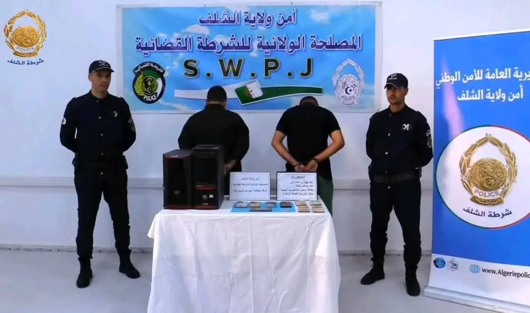 الإطاحة بشبكة تستغل “تيك توك” في بث محتوى غير أخلاقي