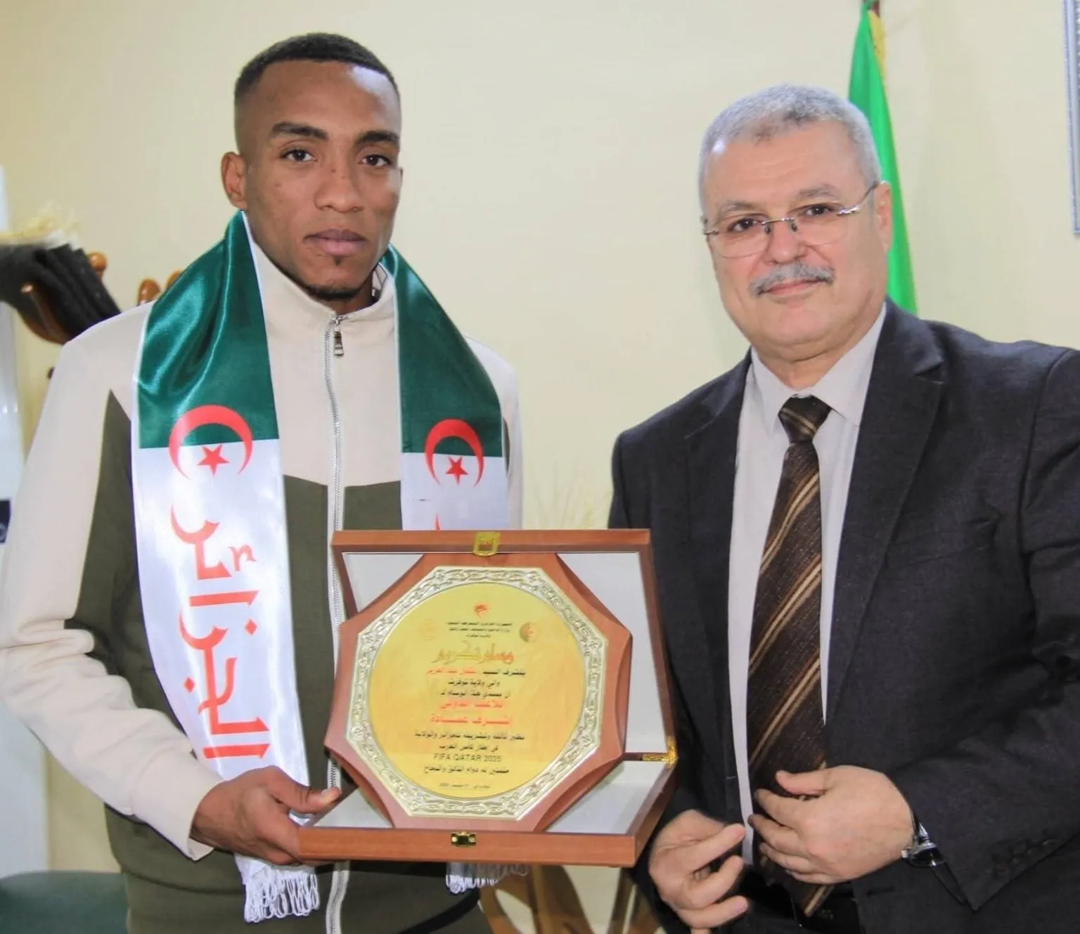 والي تقرت يكرم اللاعب الدولي أشرف عبادة