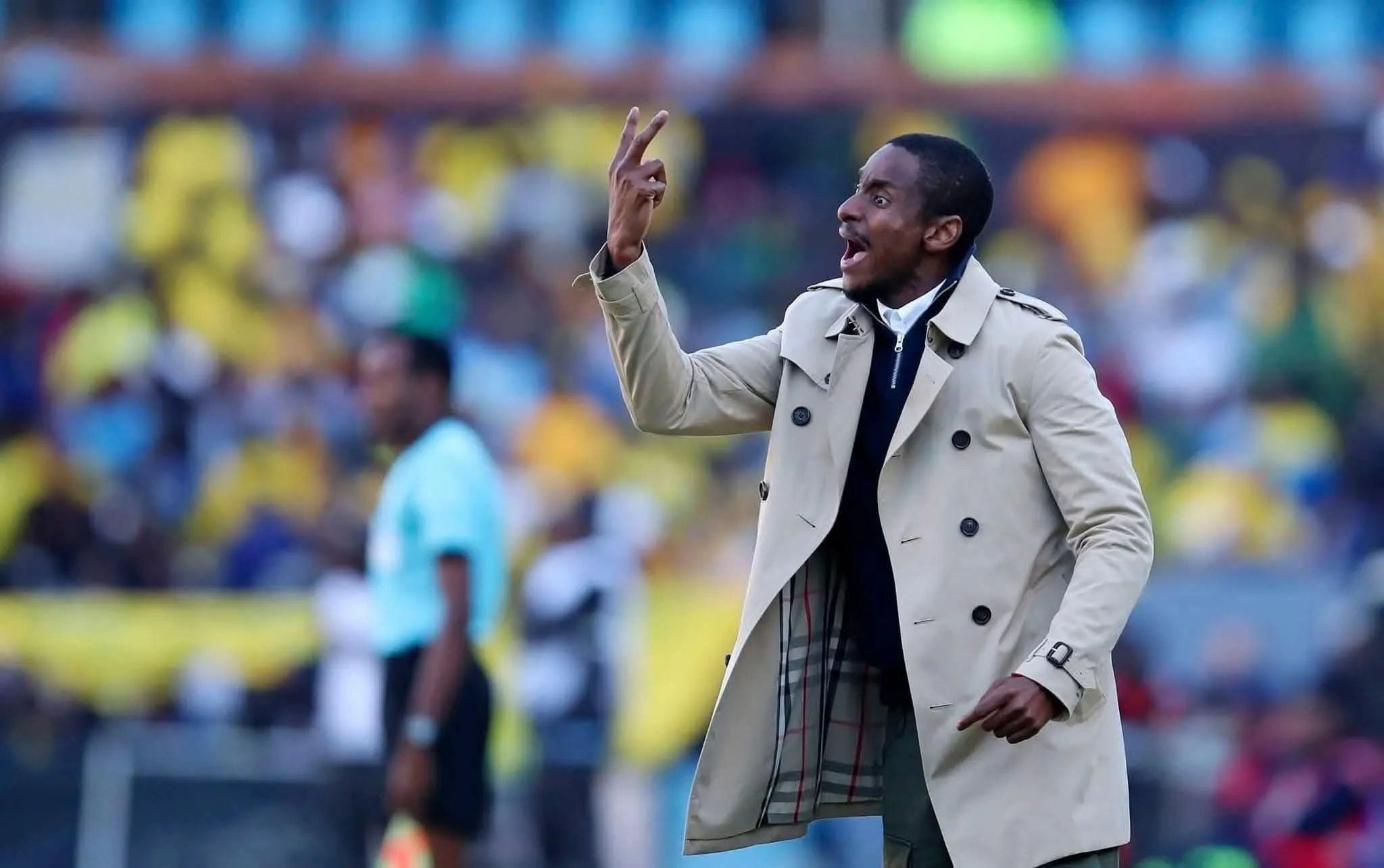 توقيف مدرب مولودية الجزائر السابق رولاني موكوينا بمطار الجزائر