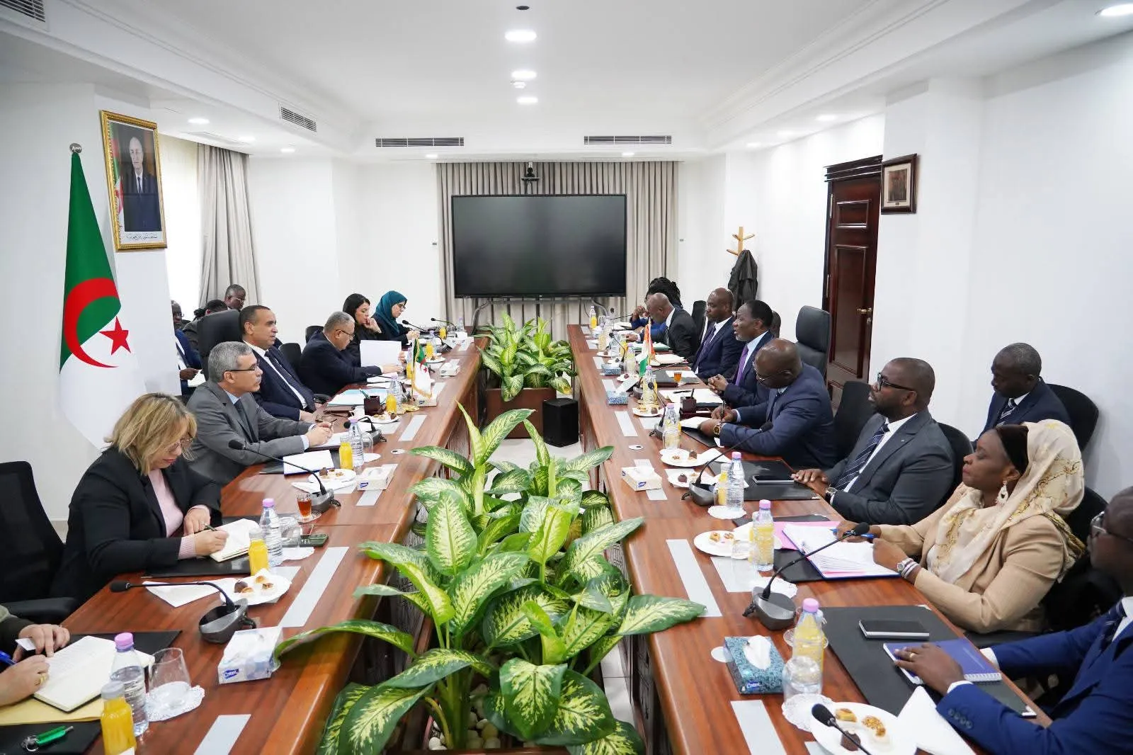 شراكة طاقوية جزائرية إيفوارية.. نحو آفاق أوسع للتعاون