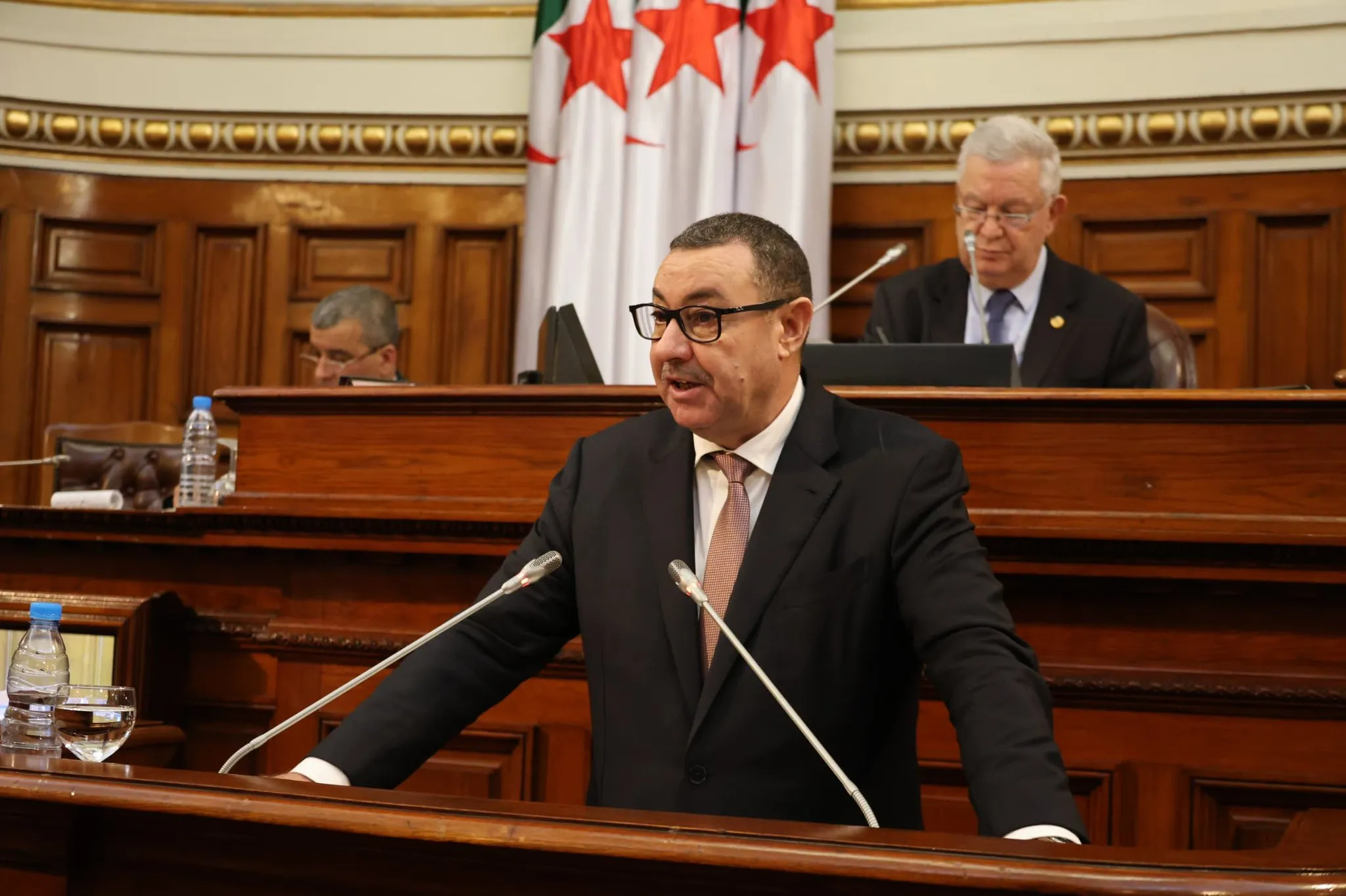 سعيود يعرض مشروع القانون العضوي المتعلق بالأحزاب السياسية