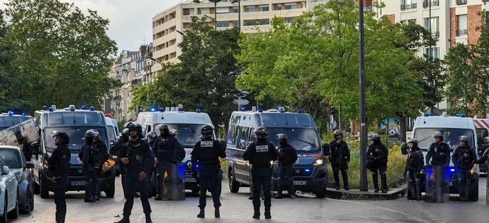   مسيرات حاشدة بجميع أنحاء فرنسا 
