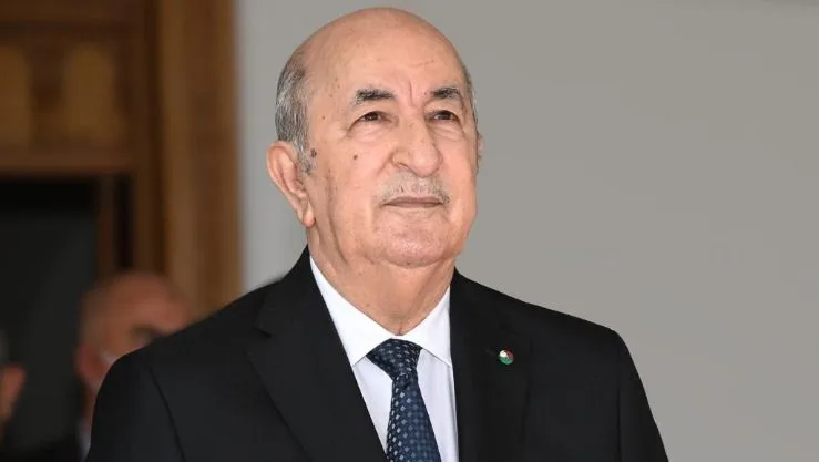 الرئيس تبون يتفقد حالة المصابين في مستشفى الحروق الكبرى بزرالدة