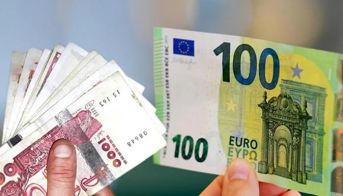 استقرار أسعار العملات الأجنبية في السوق الموازية