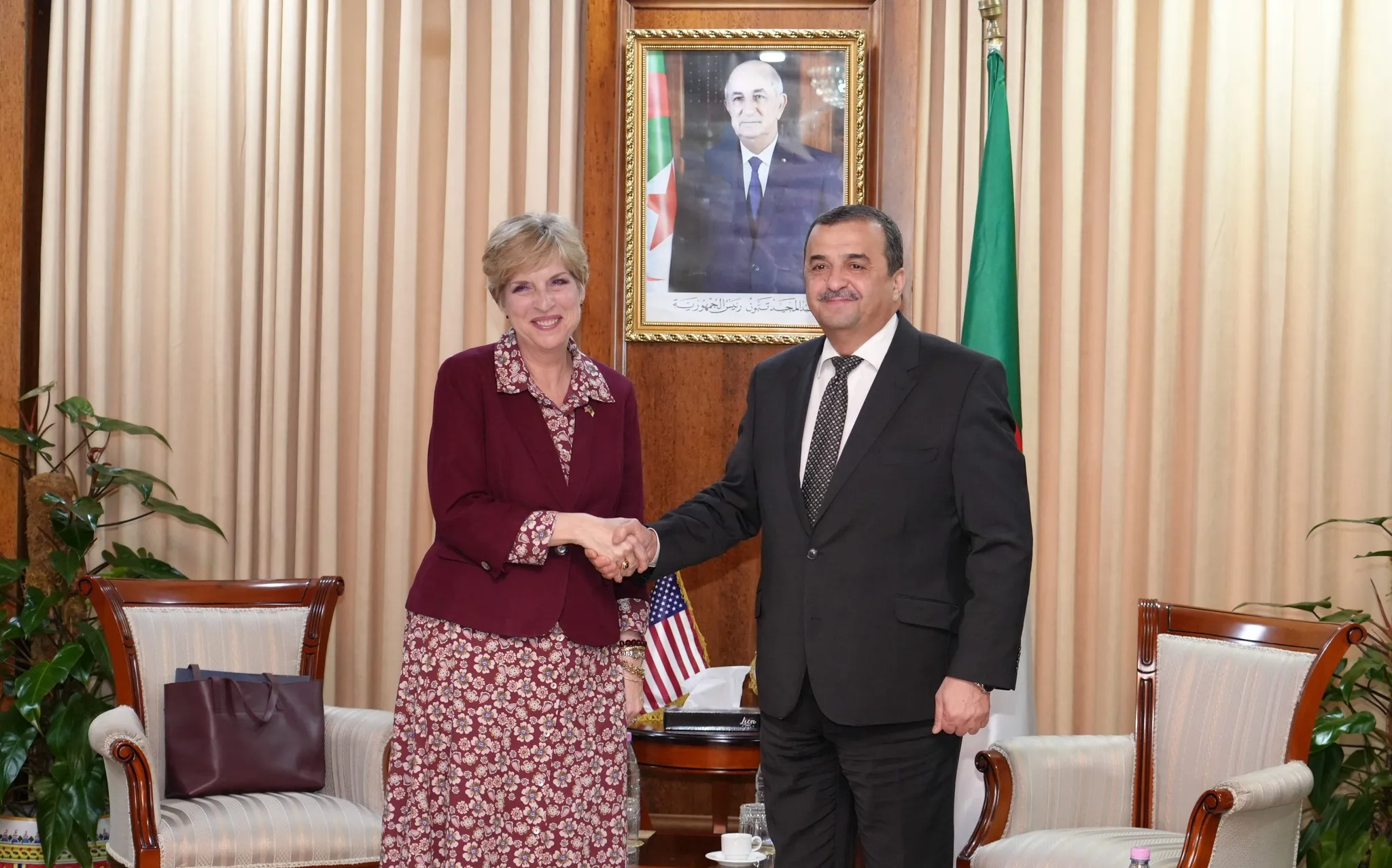 الجزائر والولايات المتحدة تبحثان توسيع التعاون في النفط والغاز والتكنولوجي