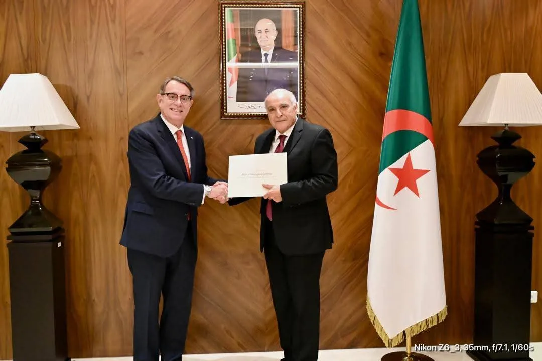 عطاف يستقبل السفير الإسباني الجديد لدى الجزائر