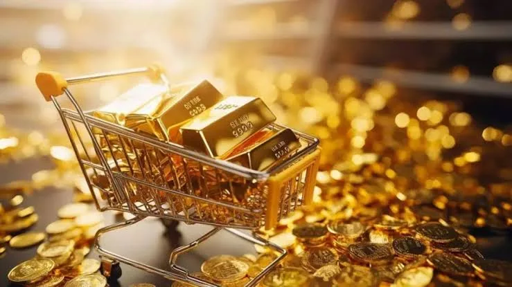 ارتفاع طفيف في أسعار الذهب مع ترقب للأسواق العالمية