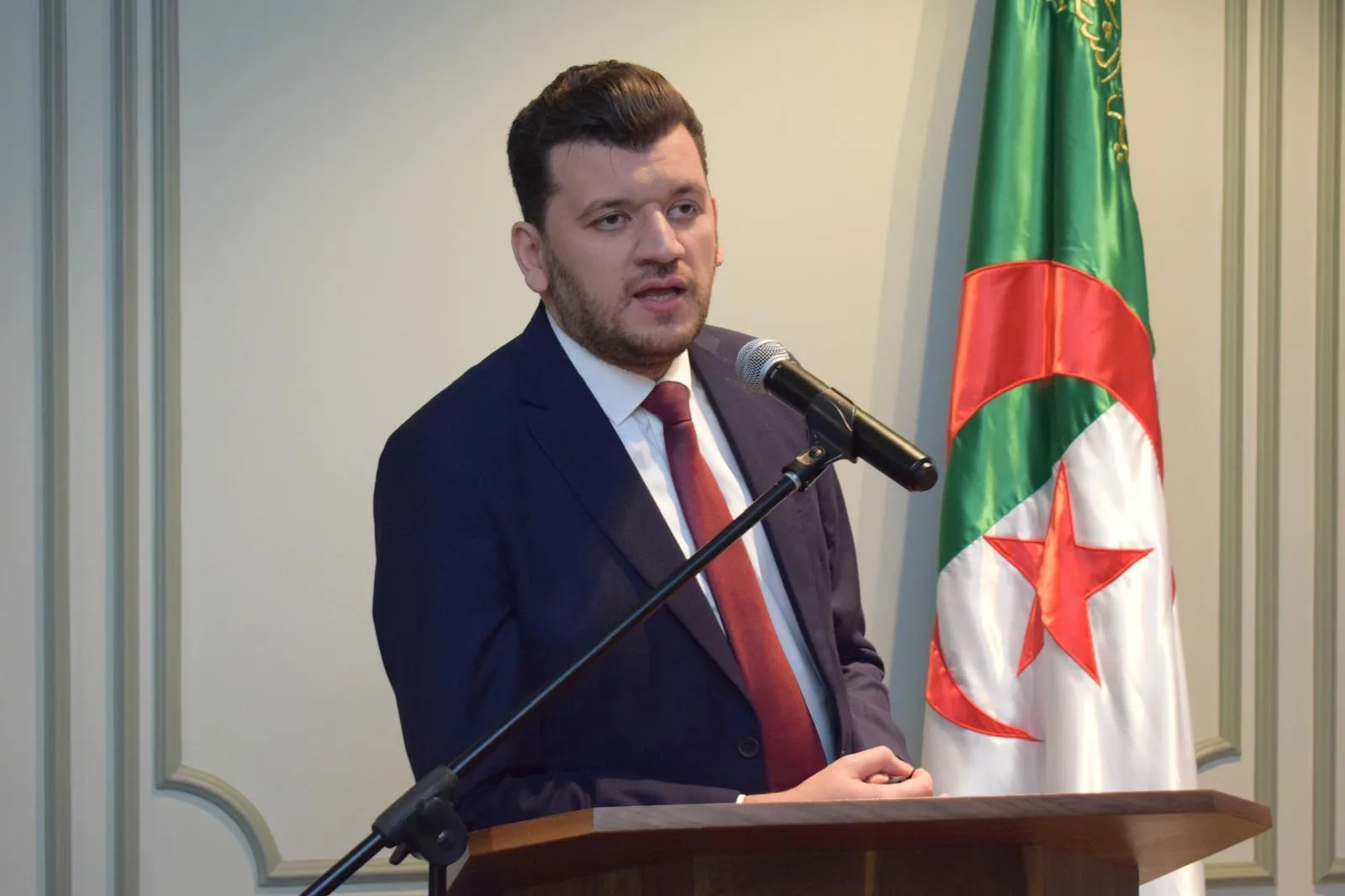 وزير الفلاحة: الاقتصاد القوي لا يُبنى بثقافة “ولي غدوة”