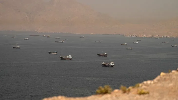 طهران تضع شروطا جديدة لإعادة فتح مضيق هرمز