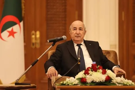 الرئيس تبون يتابع عرضا حول الخط السككي المنجمي الغربي