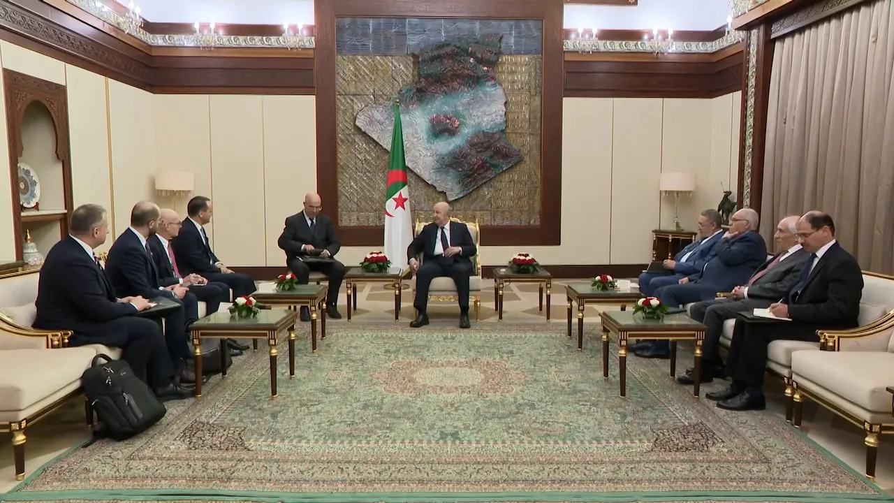 رئيس الجمهورية يستقبل نائب رئيس مجلس الوزراء وزير الخارجية البولندي