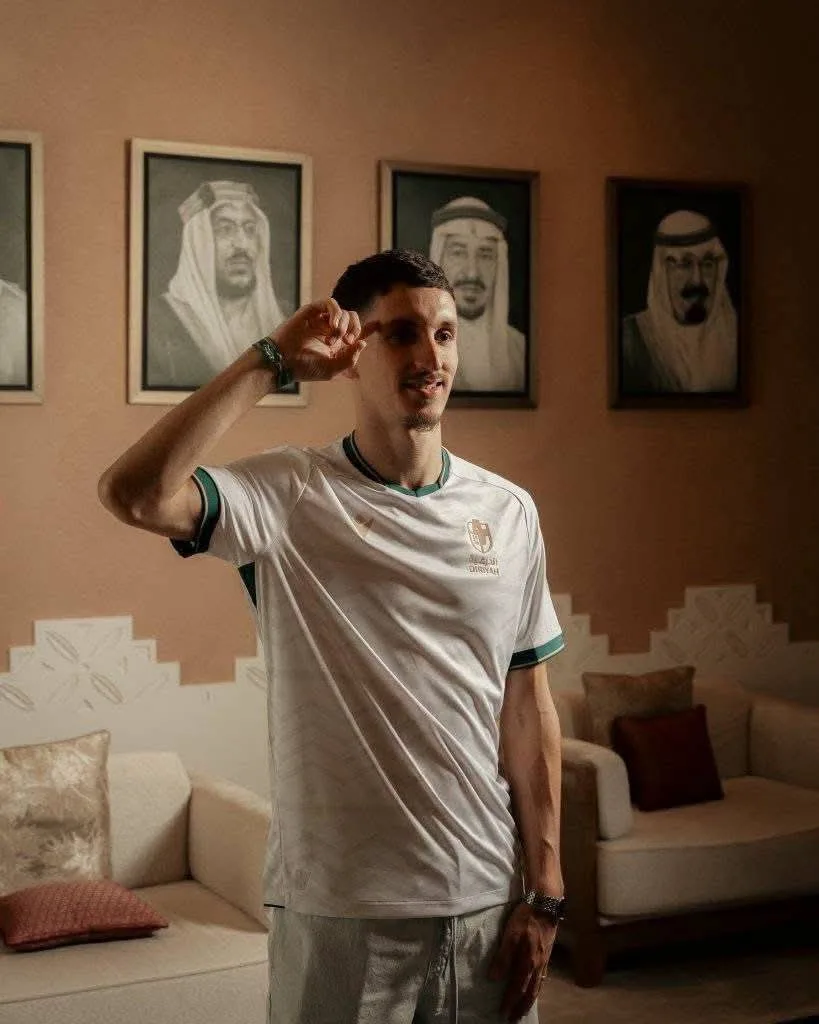 نادي الدرعية السعودي يعلن ضم المهاجم الجزائري عادل بولبينة