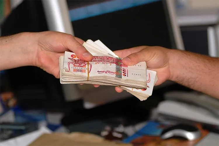 زيادة أجور العمال بنسبة 100 بالمائة