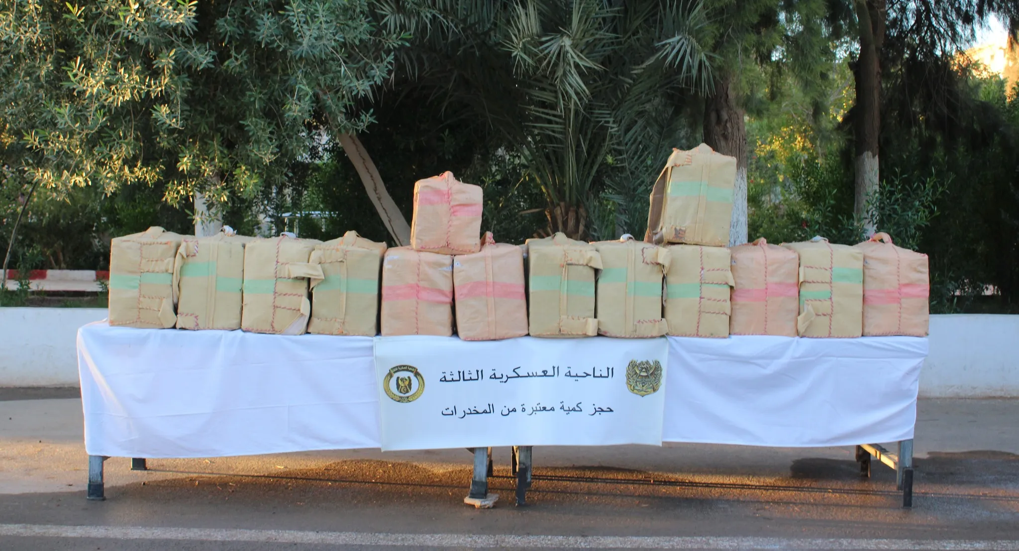توقيف 40 تاجر مخدرات وإحباط إدخال 3 قناطير من “الكيف” قادمة من المغرب