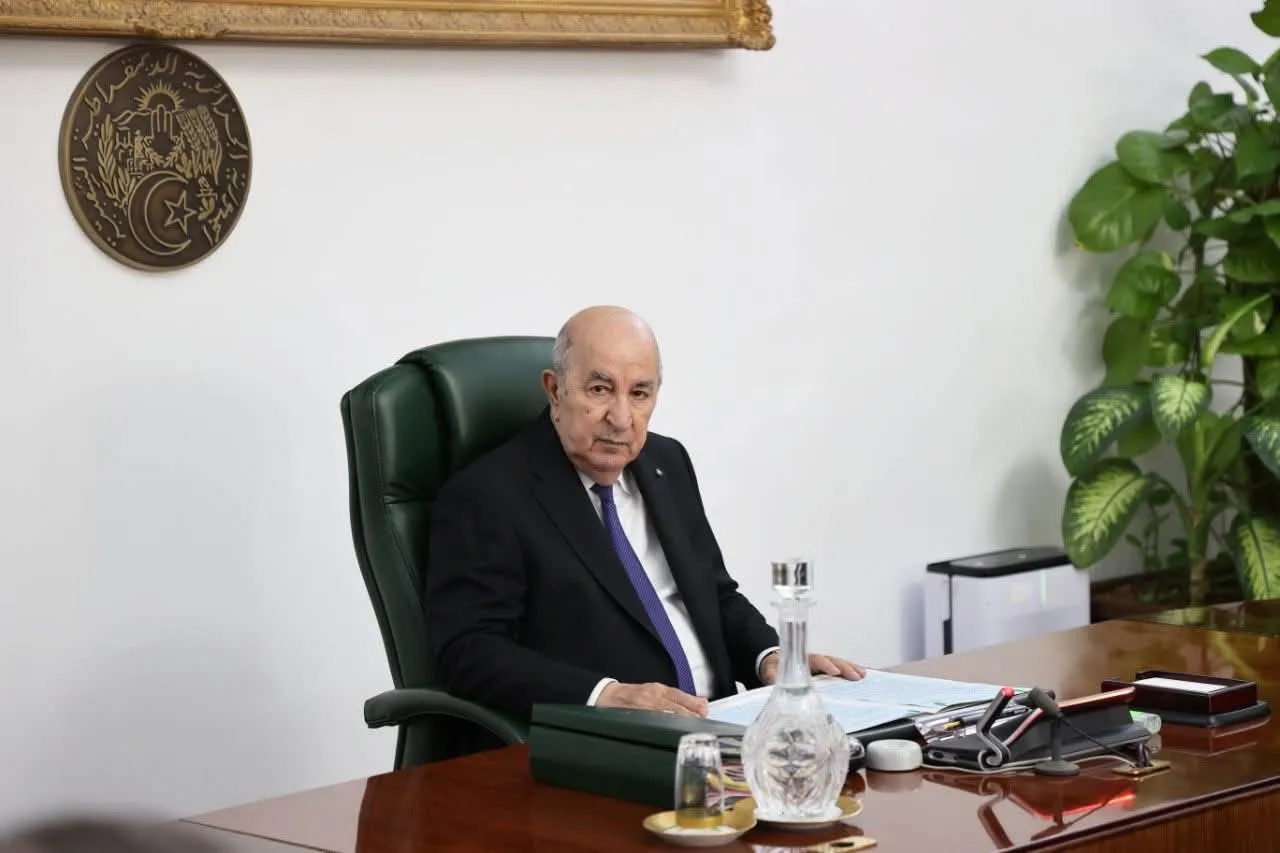 رئيس الجمهورية يترأس اجتماعا لمجلس الوزراء