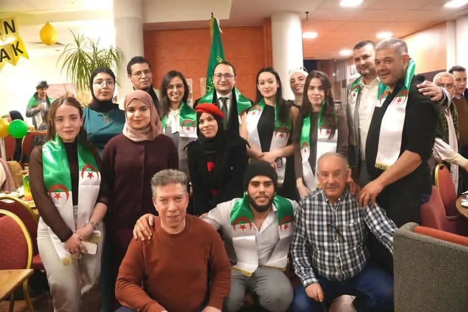 سفارة الجزائر ببودابست تنظم مأدبة إفطار لأبناء الجالية