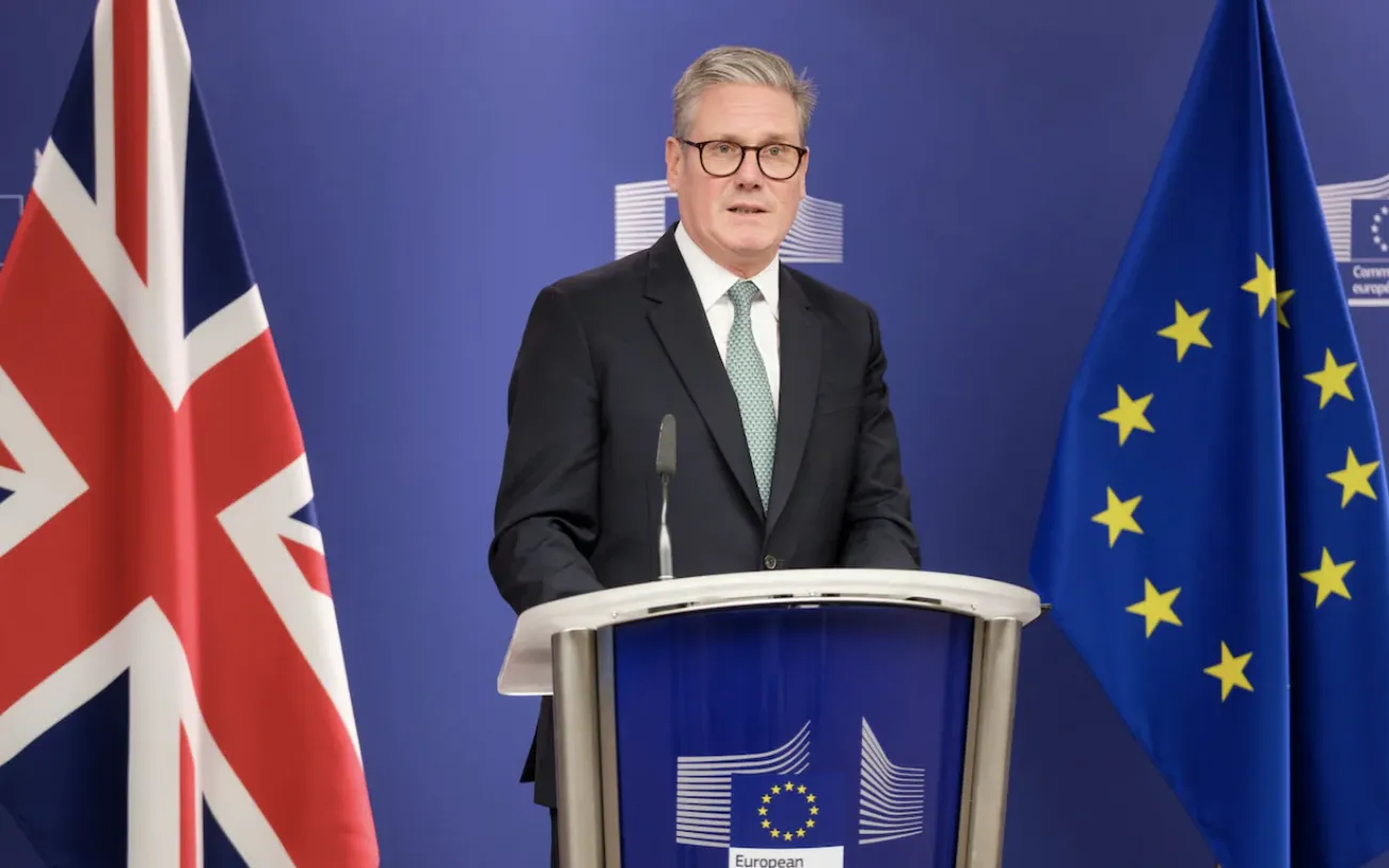 هل هي عودة ناعمة إلى أوروبا؟ اتهامات لستارمر بتفريغ بريكست من مضمونه