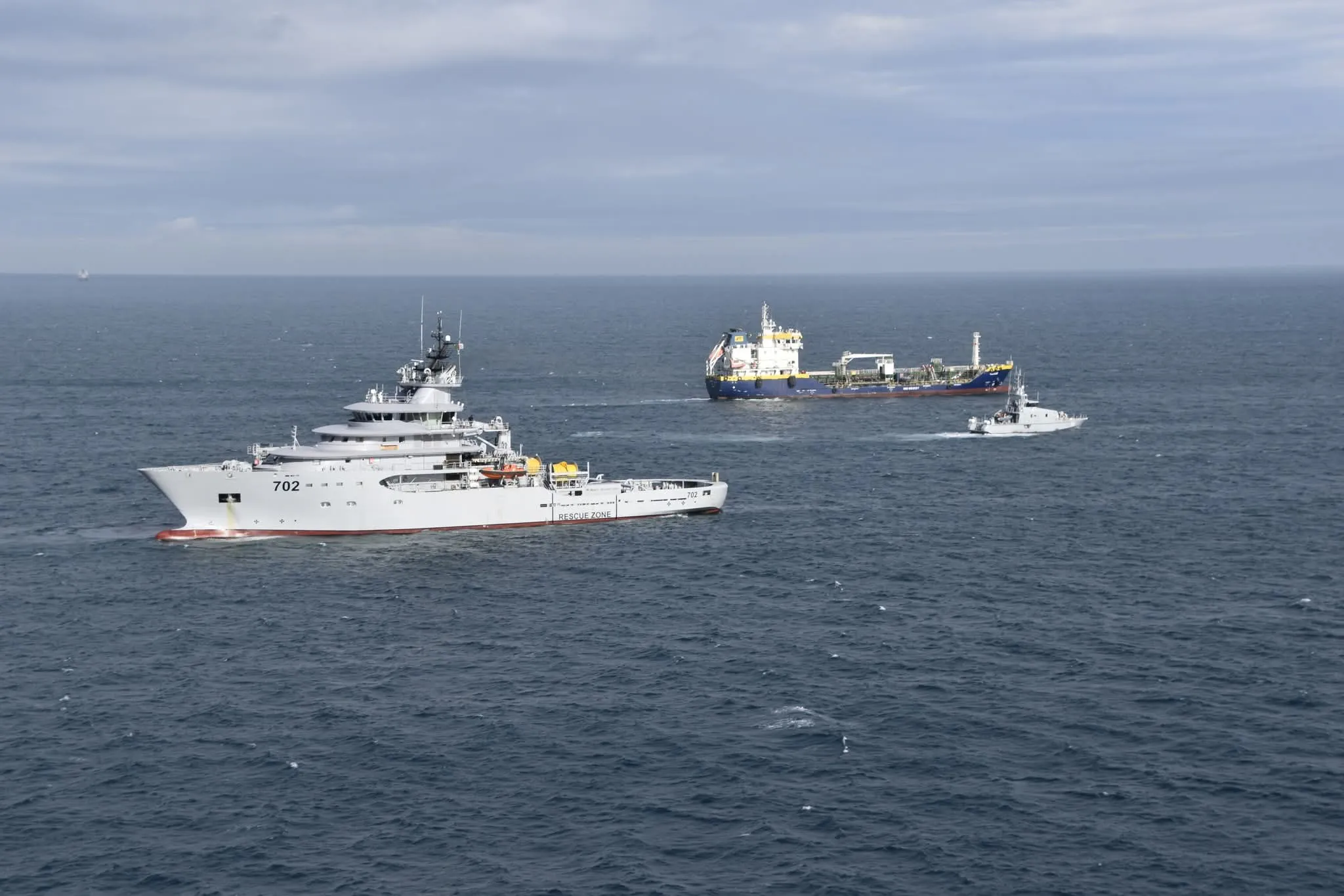 تمرين استعراضي حول مساعدة سفينة في خطر ومكافحة التلوثات البحرية