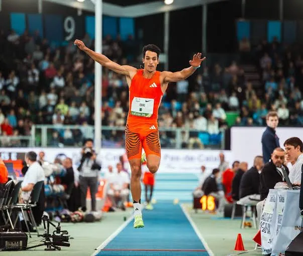 تريكي يتوّج بجائزة السلسلة الذهبية العالمية داخل القاعة