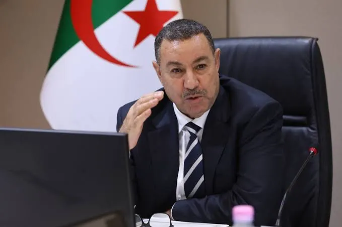 سعيود: عملية تجديد حظيرة النقل البري تتم مع الشركاء