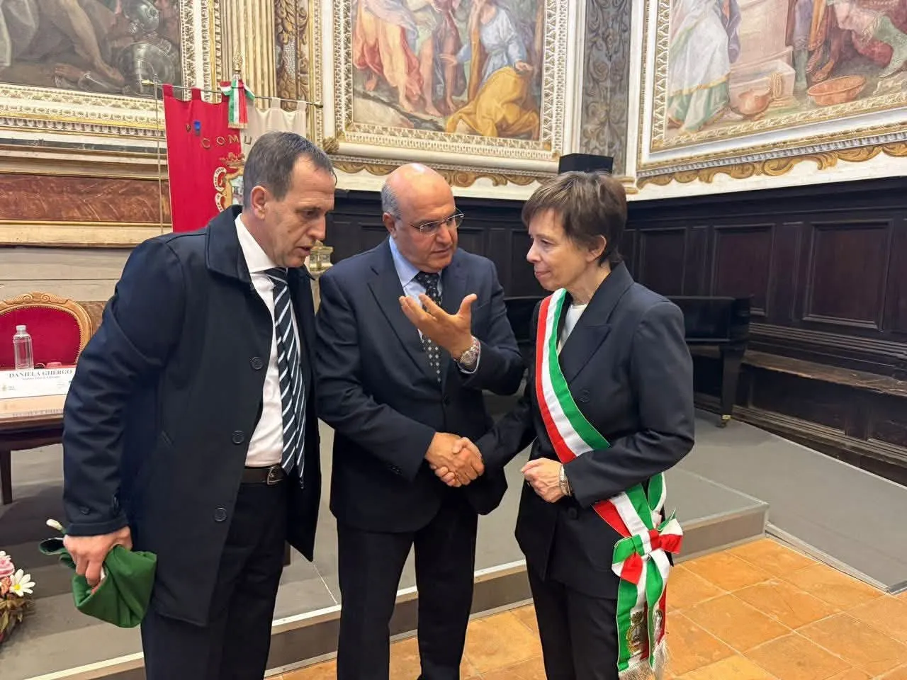 سفير الجزائر بإيطاليا يستعرض فرص الشراكة والاستثمار بين البلدين