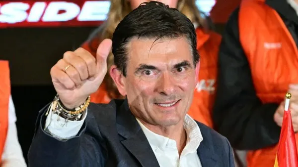 رودريغو باز يفوز برئاسة بوليفيا