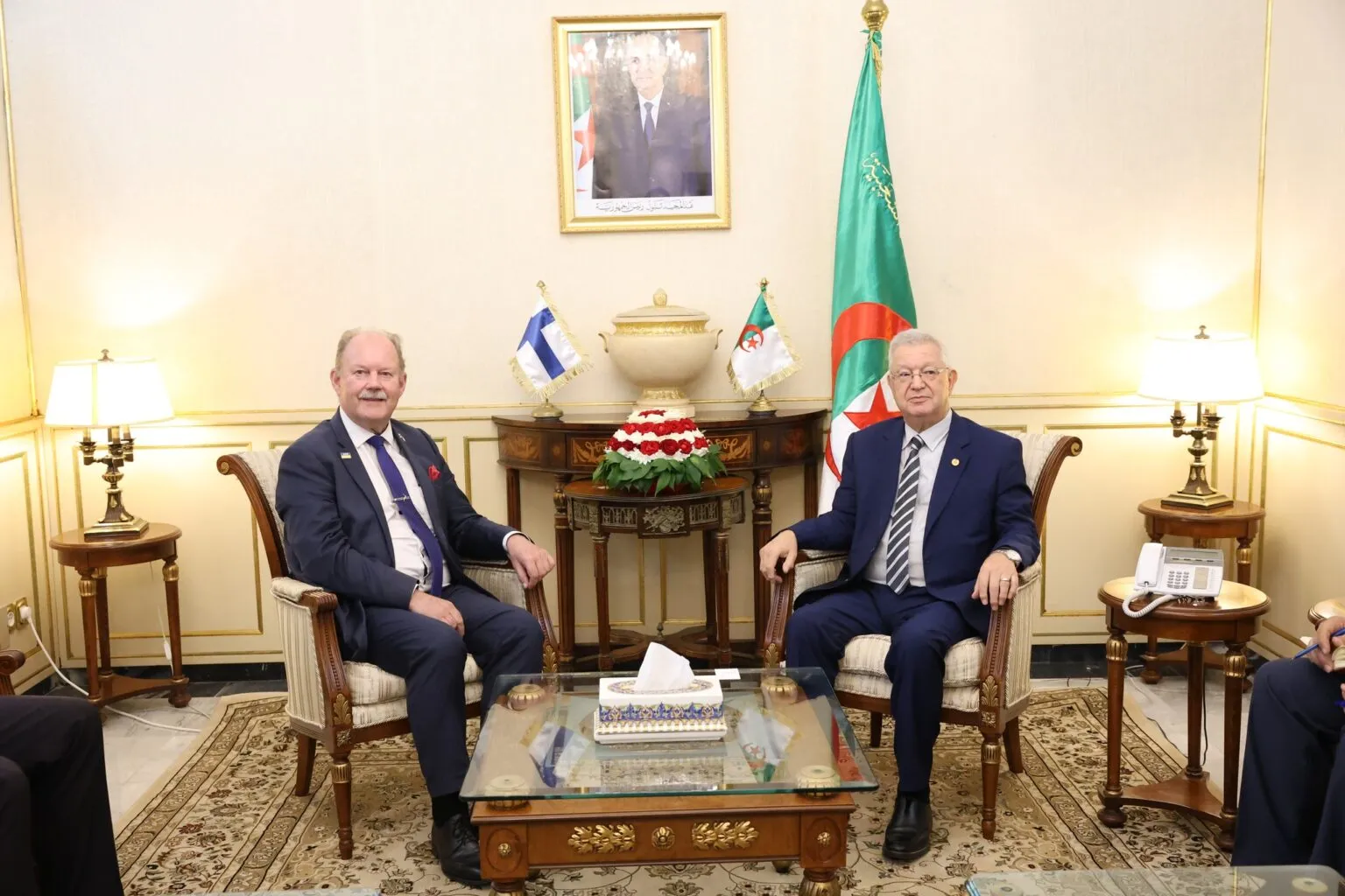 مجلس الأمة: ناصري يستقبل سفير فنلندا بالجزائر