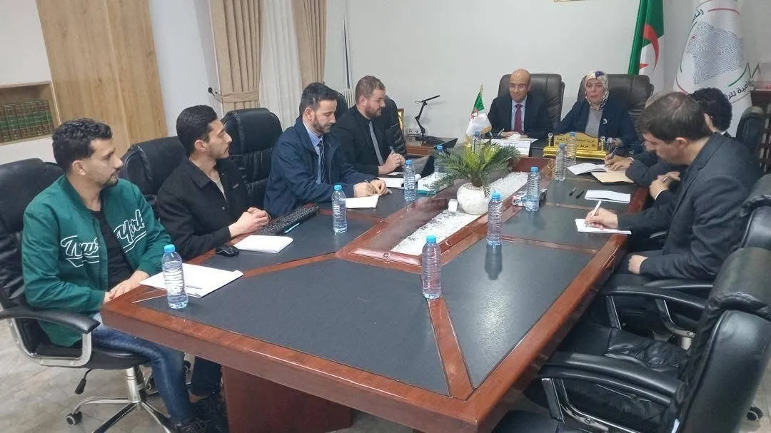 تباحث سبل تطوير وعصرنة الخدمات القنصلية  لخدمة الجالية