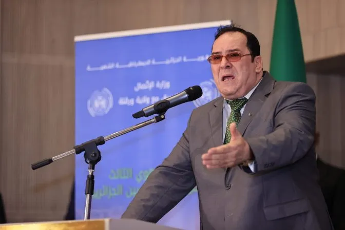 وزير الاتصال يدعو إلى  تكتل إعلامي ضد العدوان الخارجي