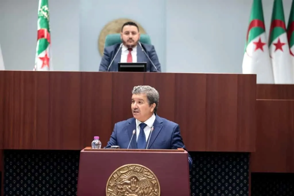 بوعمامة  يبرز جهود الدولة في ضمان انتشار رسالة الاعلام الوطني قاريا ودوليا