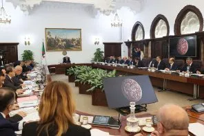 رئيس الجمهورية يترأس اجتماعا لمجلس الوزراء