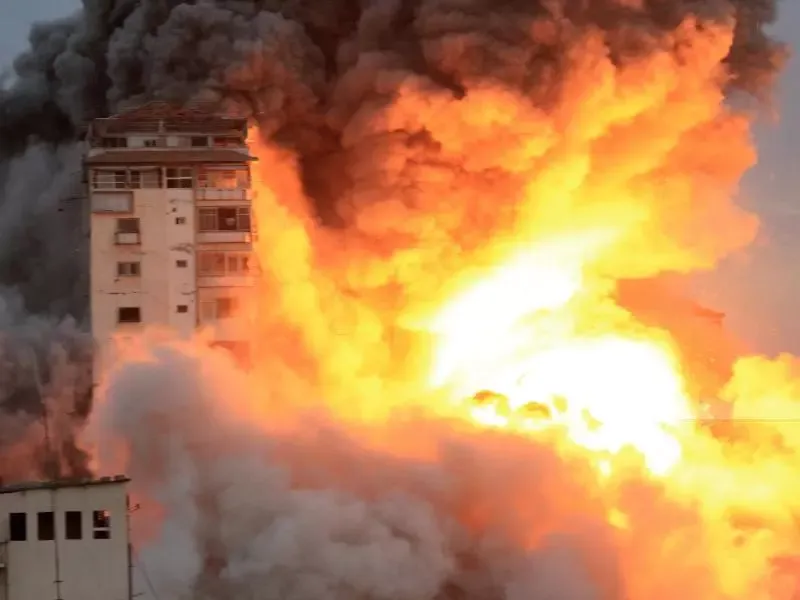 جيش الاحتلال ينسف منازل في خان يونس