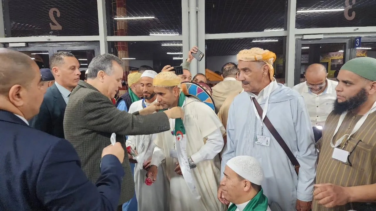 انطلاق أول فوج للحجاج من وهران نحو البقاع المقدسة