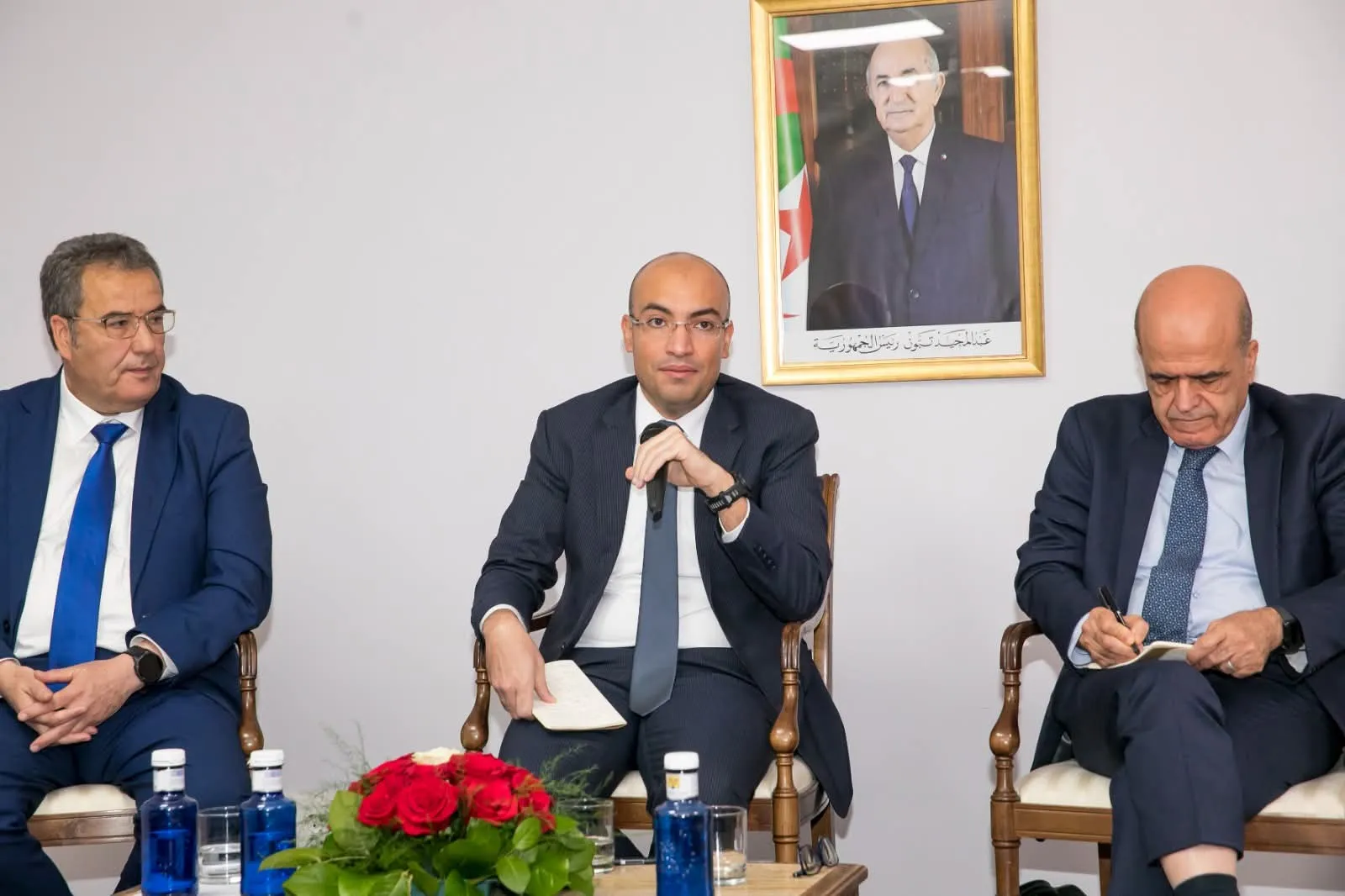 شايب يؤكد التزام الدولة الثابت لتعزيز قنوات التواصل مع أفراد الجالية