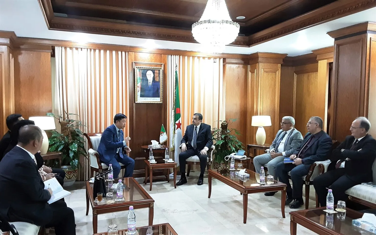 عرقاب يستقبل نائب رئيس شركة “جيريه” الصينية