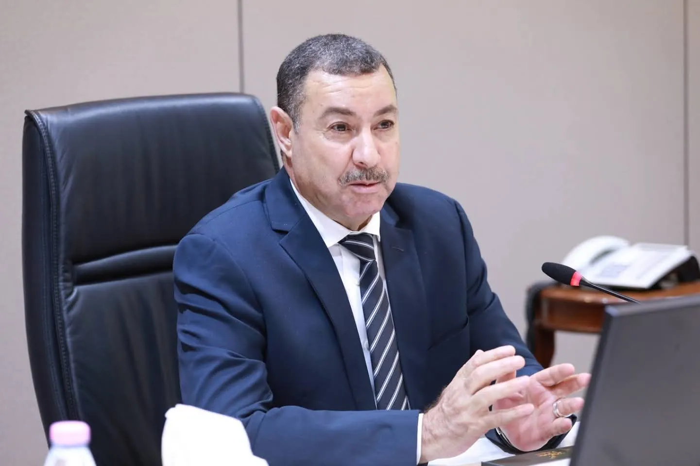 وزير النقل يترأس اجتماعاً لعصرنة وتحديث مطار الجزائر الدولي