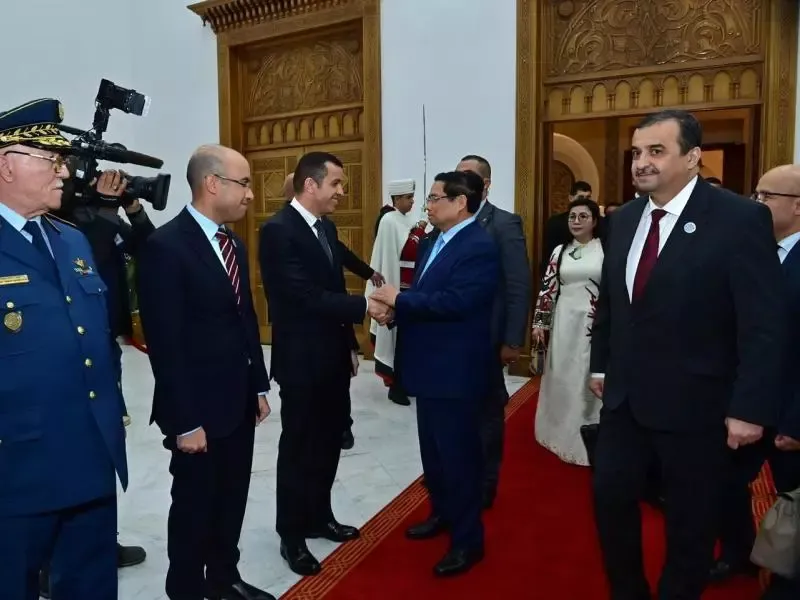 رئيس وزراء جمهورية فيتنام الاشتراكية يختتم زيارته إلى الجزائر