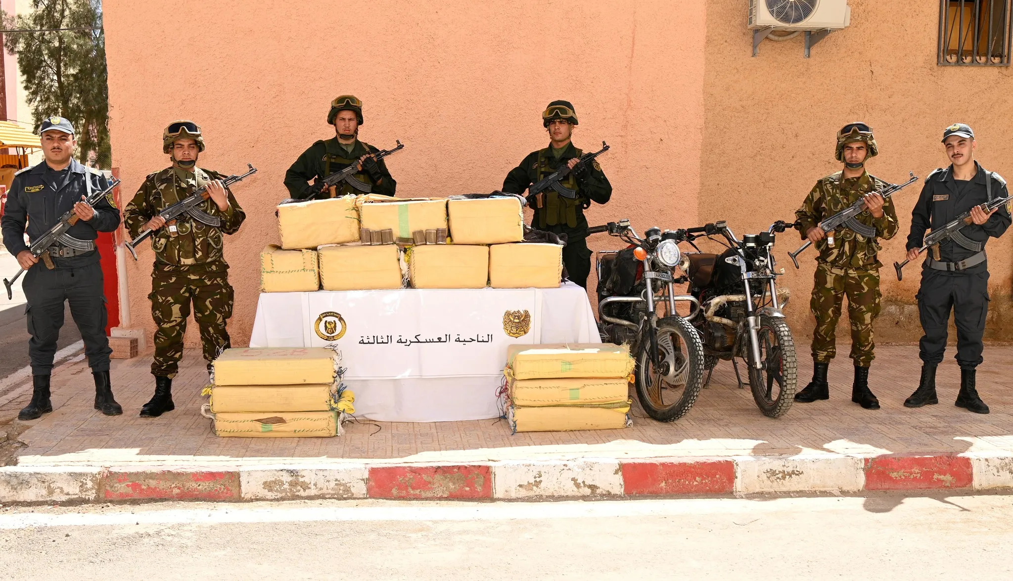 احباط محاولة ادخال أزيد من 10 قناطير من المخدرات قادمة من المغرب