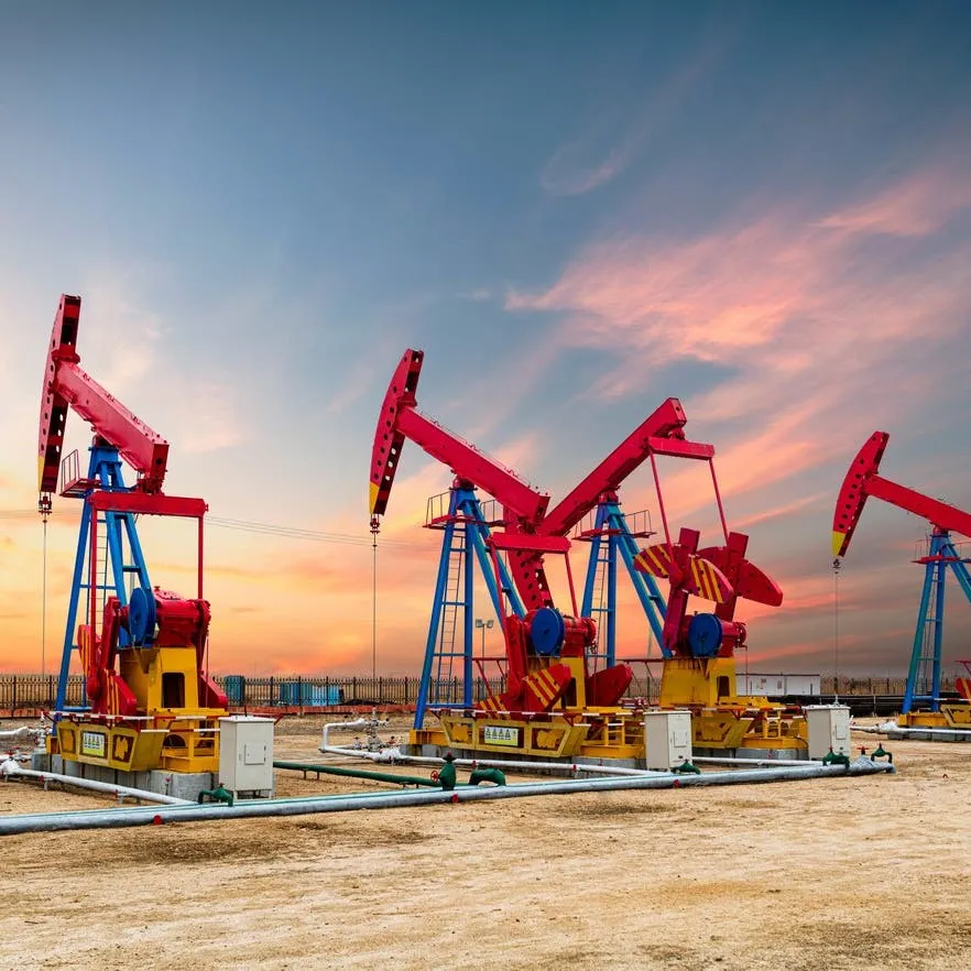 تراجع في أسعار النفط وسط مخاوف من مستويات الطلب على الخام