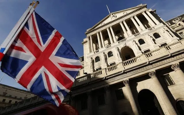 الحكومة البريطانية تكشف عن خطة وطنية لتدريب وتوظيف العمال