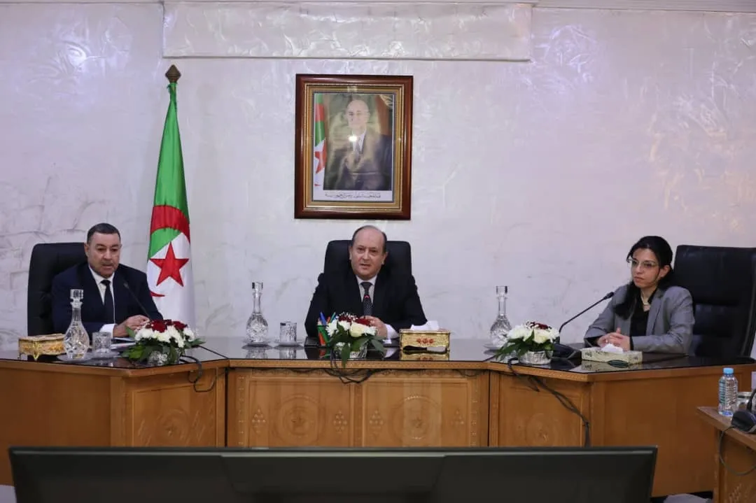 الوزير الأول يعقد اجتماعا مع الولاة تحسبا لشهر رمضان المبارك