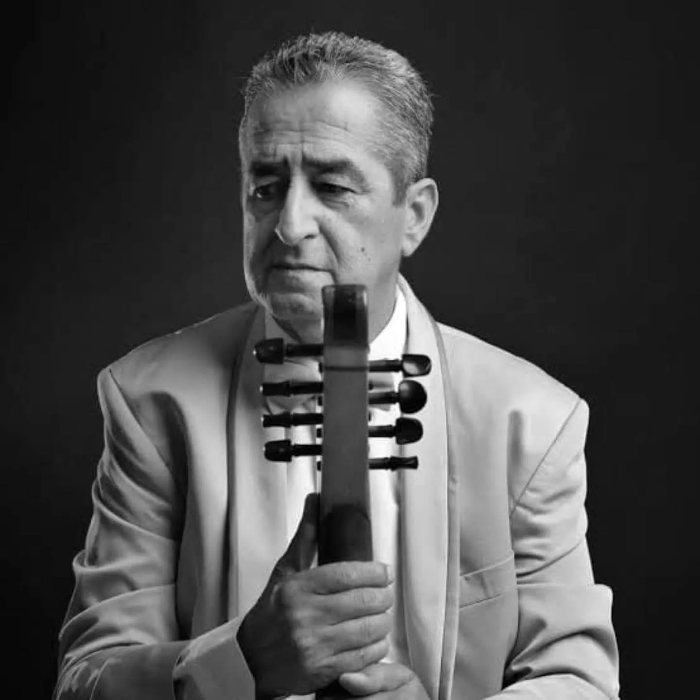 عميد أغنية المالوف أحمد عوابدية في ذمة الله